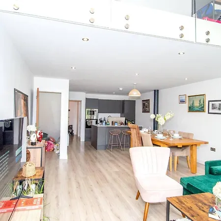 Charming 2-bedroom In With Views Apartamento Bradford (West Yorkshire)