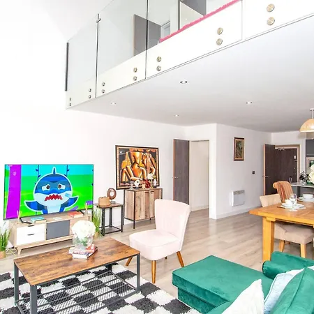 Charming 2-bedroom In With Views Apartamento *