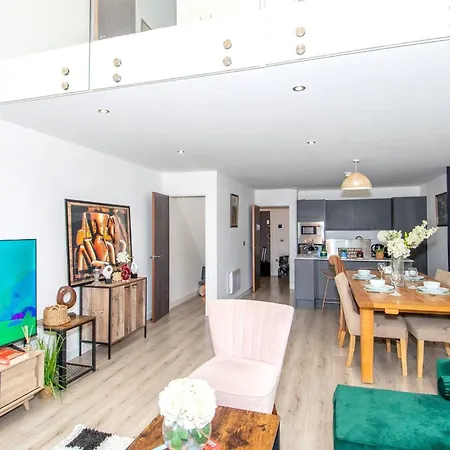 Apartamento Charming 2-bedroom In With Views