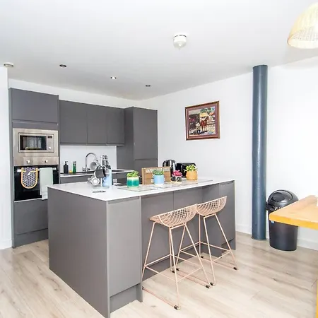 Apartamento Charming 2-bedroom In With Views