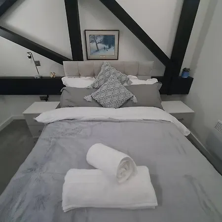 Charming 2-bedroom In With Views Apartamento