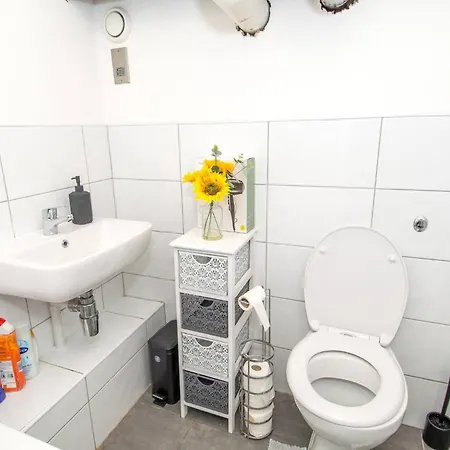 Charming 2-bedroom In With Views Bradford (West Yorkshire)