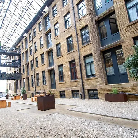 Charming 2-bedroom In With Views Apartamento