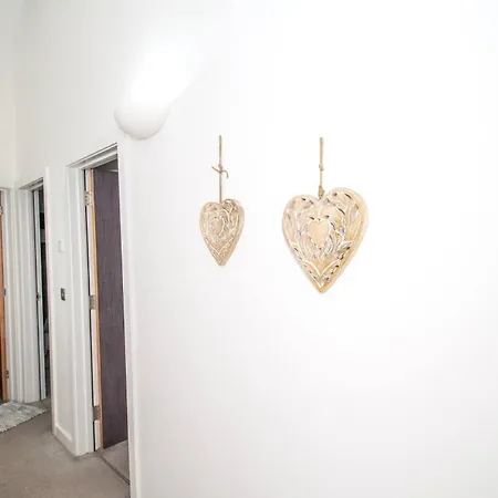 Charming 2-bedroom In With Views Apartamento
