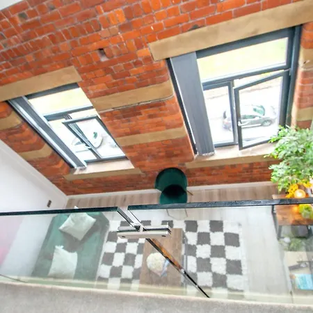 Charming 2-bedroom In With Views Bradford (West Yorkshire)