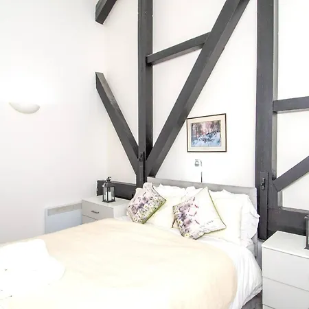 Charming 2-bedroom In With Views Apartamento *