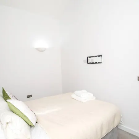 Charming 2-bedroom In With Views Apartamento