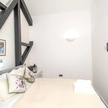 Charming 2-bedroom In With Views Apartamento *