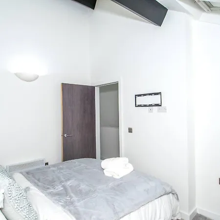Charming 2-bedroom In With Views * Bradford (West Yorkshire)