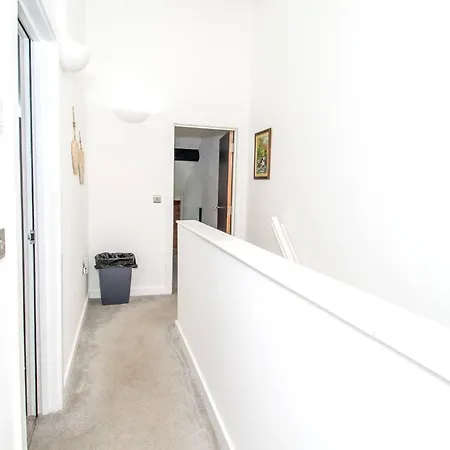 Charming 2-bedroom In With Views Apartamento *