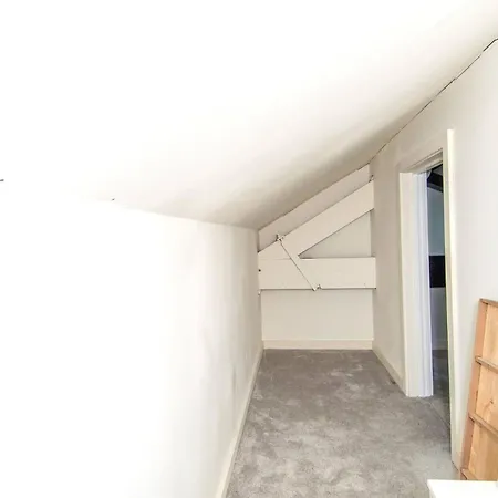 Apartamento Charming 2-bedroom In With Views